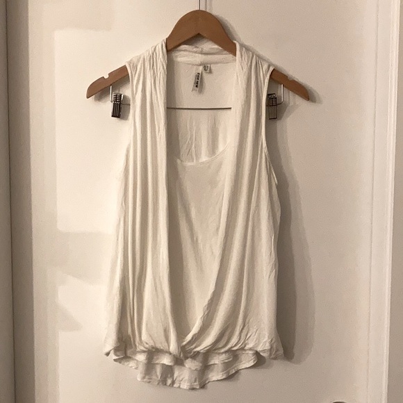 FOREVER/EVER New draped sleeveless top - Picture 1 of 3